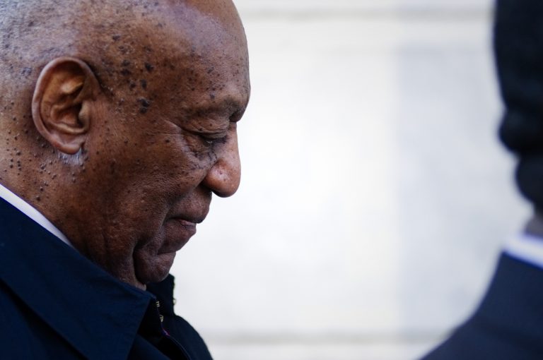 Un jurado declara culpable de tres cargos por ataques sexuales al cómico Bill Cosby