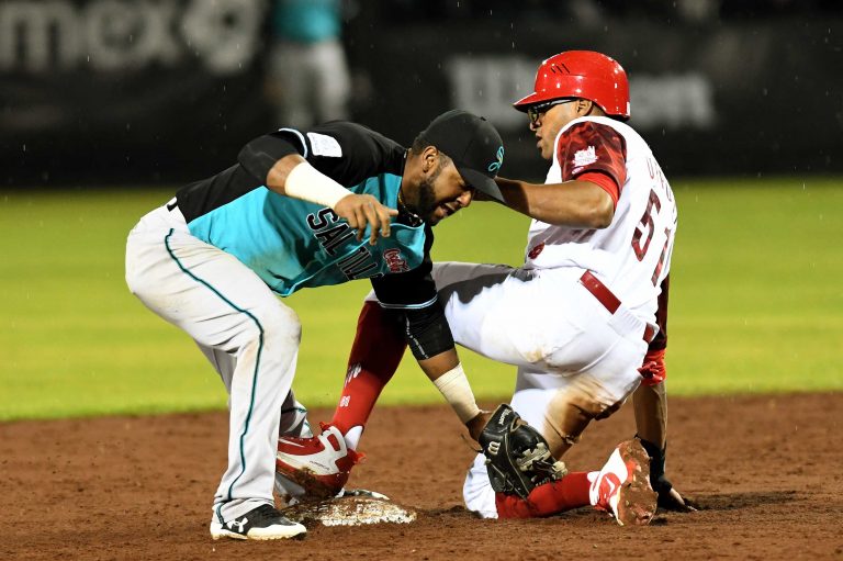 Diablos escapa en la novena con vibrante juego y serie al ganar 9 a 8 a Saraperos