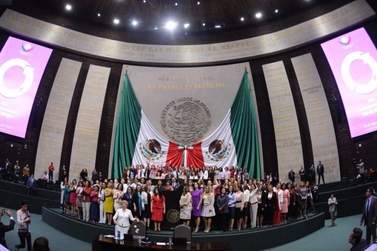 Excandidatas a gobernadoras buscan una diputación federal