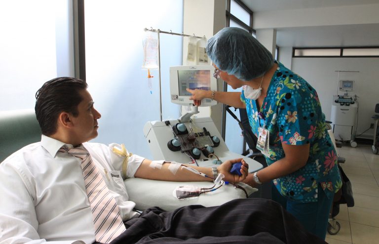 Por cada donador de sangre se benefician hasta tres personas