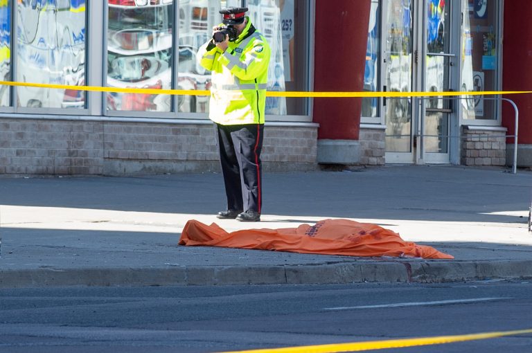 Conductor mata a nueve personas y deja 16 heridos en Toronto