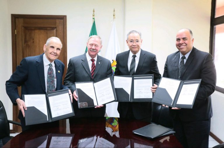 Celebran acuerdo entre la Secretaría de Educación y la New México Military Institute