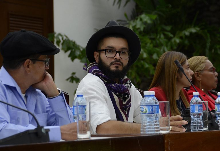 ELN anuncia cese al fuego durante elecciones en Colombia