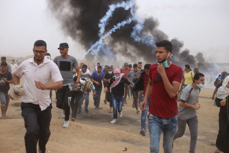 Estallan enfrentamientos en sexto viernes de protestas en este de Gaza; hay 170 heridos