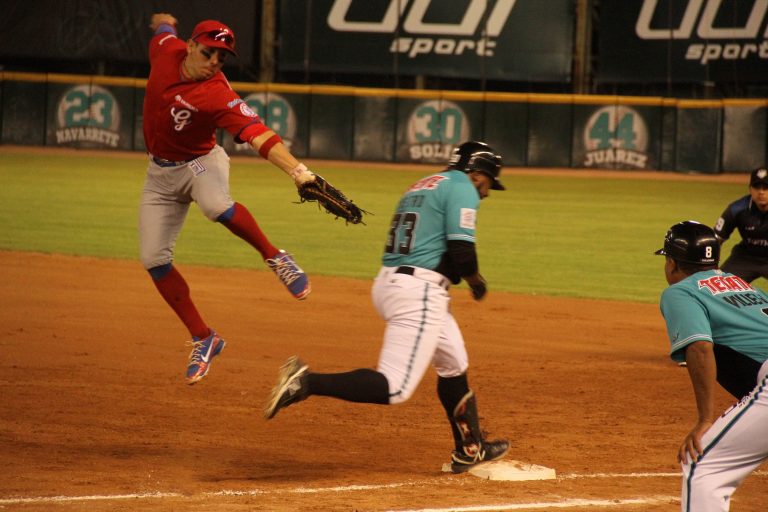  Generales de Durango gana 7-2 a Saraperos y empatar la serie