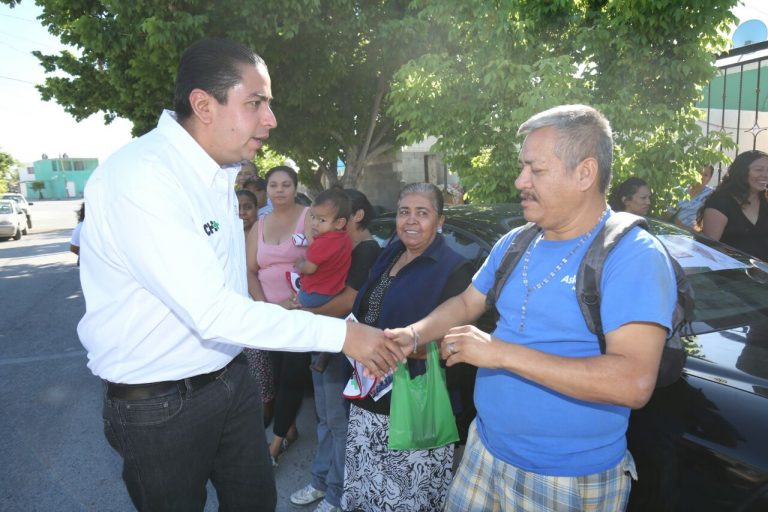 Propone Chema Morales seguro  de desempleo