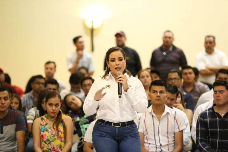 Respaldo a jóvenes en su primer empleo: Verónica Martínez