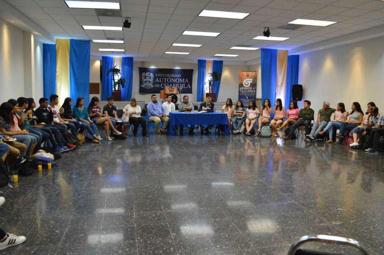 Celebra UA de C con “Café Literario” el Día del Estudiante