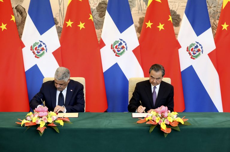 China y República Dominicana cooperarán más tras establecimiento de relaciones diplomáticas 