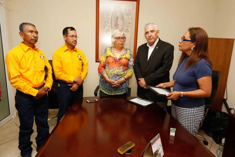 Entrega reconocimientos la UA de C a brigadistas que contribuyen al control de incendios forestales