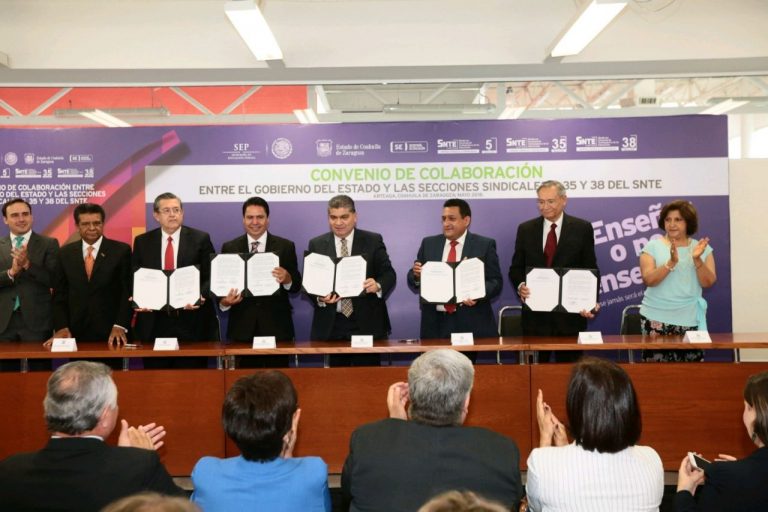 Firma Gobierno del Estado convenio con las secciones 5, 35 y 38 del SNTE