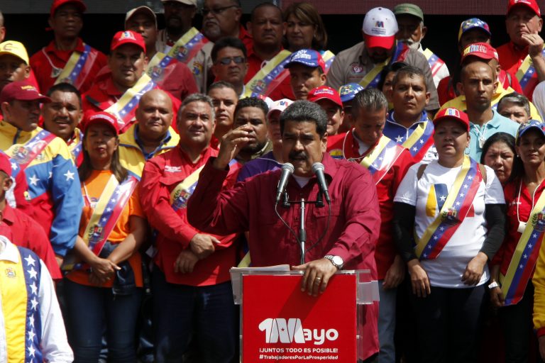 Maduro tomará las armas si llega un Gobierno que ofrezca riquezas a «gringos»