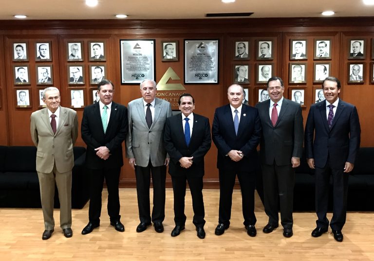 Participa Jorge Dávila Flores en reunión de trabajo con el Presidente de la Concanaco Servytur y expresidentes de dicha Confederación