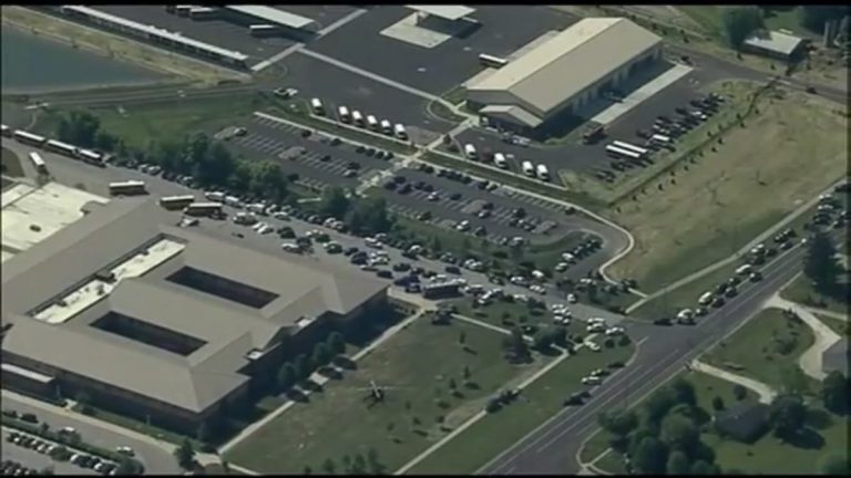 Tiroteo en escuela de Indiana deja 2 heridos graves, capturan a agresor 