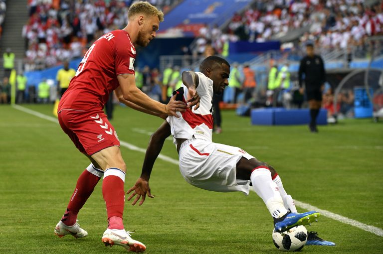 Dinamarca gana 1-0 y le arruina a Perú su regreso al Mundial