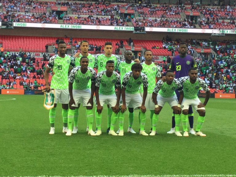 Nigeria pone a sufrir a Inglaterra