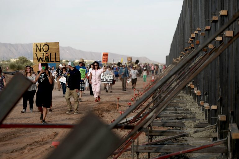 Estados Unidos debe “terminar inmediatamente” con la separación de familias en la frontera