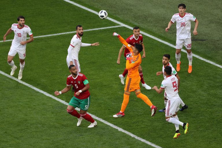 Irán vence a Marruecos en el último minuto con un autogol