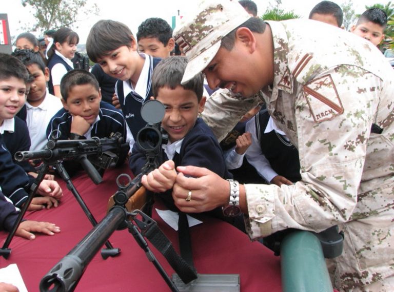 Regresa a Saltillo exposición militar «Pasión por Servir a México»