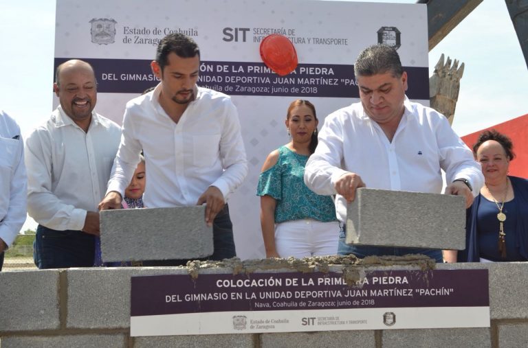 Inician gimnasio en unidad deportiva de Nava