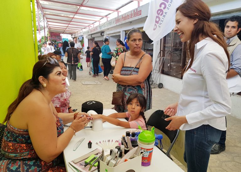 Lili Saucedo finaliza campaña con recorrido por todo Ramos