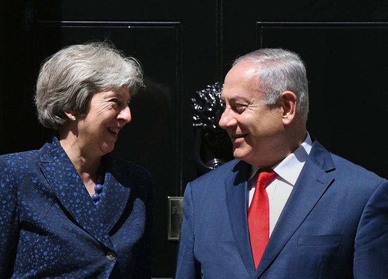 May y Netanyahu discuten salida de Estados Unidos de acuerdo nuclear iraní 