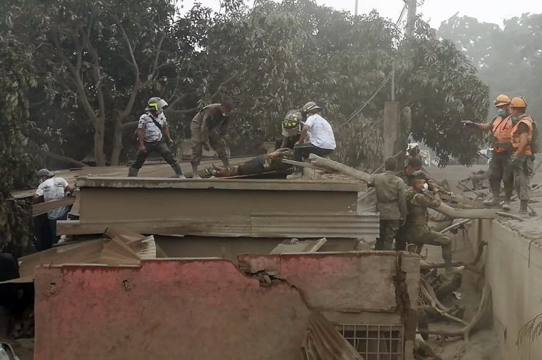 Erupción de Volcán en Guatemala deja al menos 25 muertos