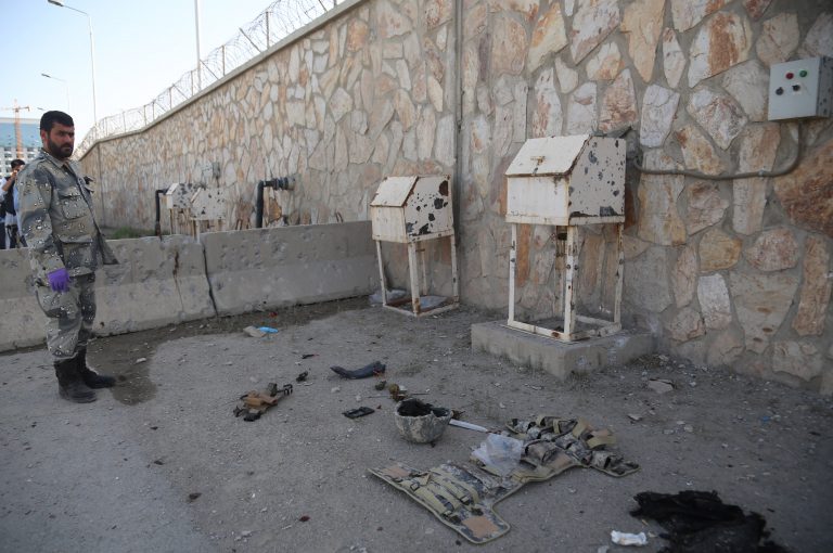 Al menos 29 muertos en atentados y combates en Afganistán 