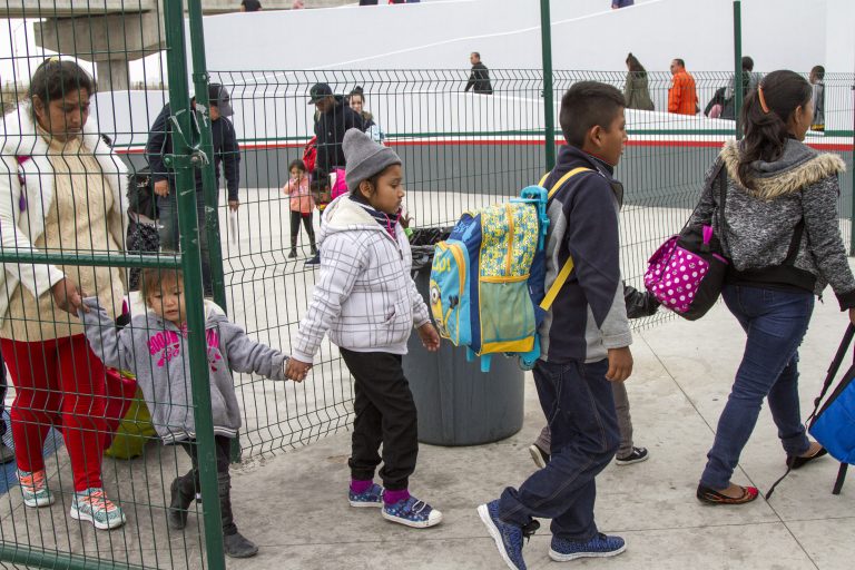 Apoyará DIF a niños migrantes en la frontera