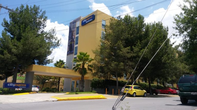 Asesinan a un hombre en hotel de Saltillo; Policía Federal los captura en la Sal-Mon