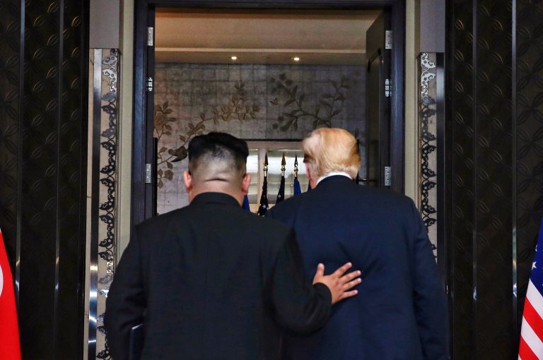 Kim Jong Un y yo nos enamoramos, dice Trump