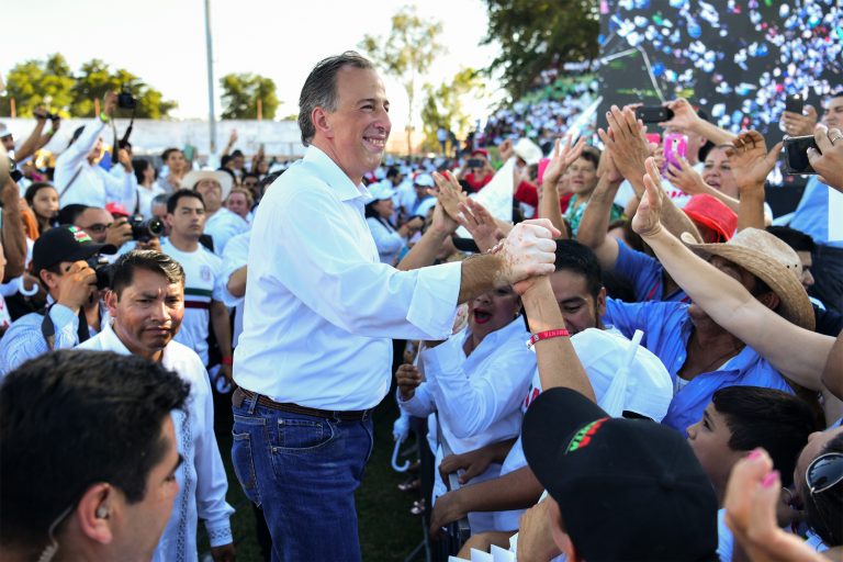 Meade cierra campaña en Saltillo