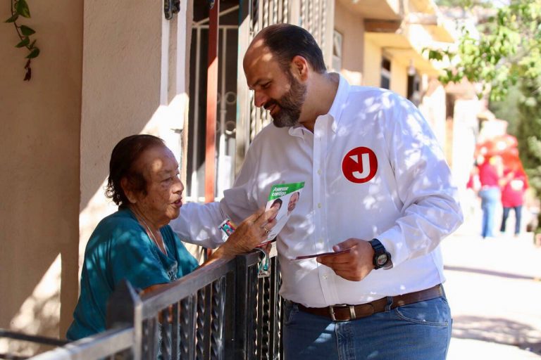 No más adultos mayores solos, lo vamos a resolver, afirma Jericó