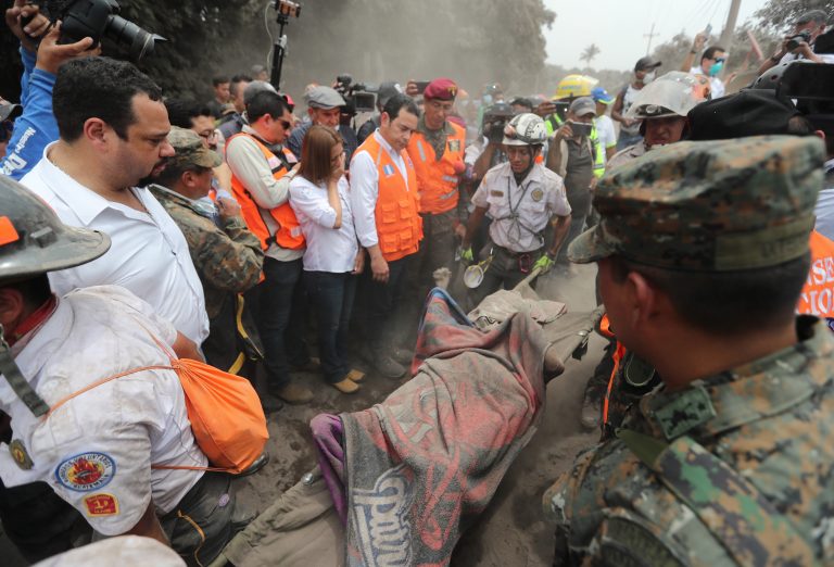 Ya son 69 muertos tras la erupción del Volcán de Fuego en Guatemala