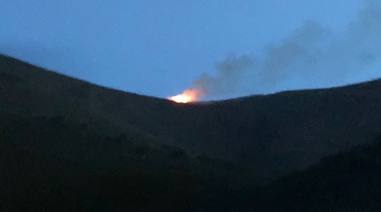 ¡Rayos! Tormenta eléctrica provoca incendio forestal en el Huachichil