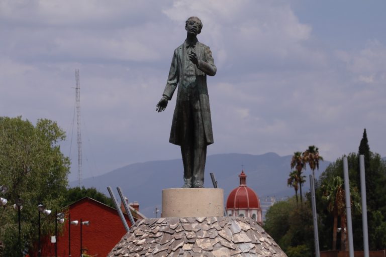 Últimos días para proponer candidatos a la Presea Manuel Acuña