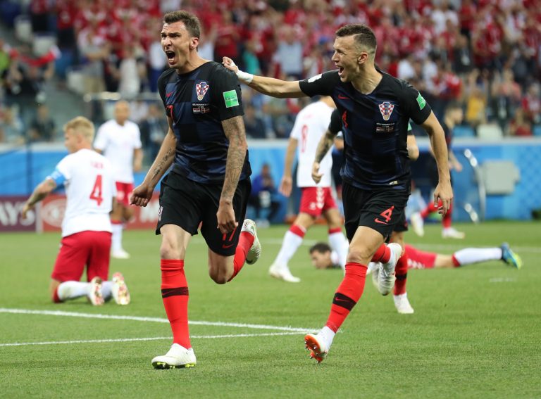 Croacia gana sufriendo a Dinamarca y jugará los cuartos con Rusia