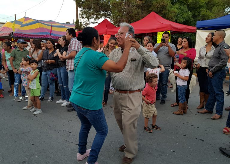 Con gran alegría realizan callejoneada para festejar a Ramos Arizpe