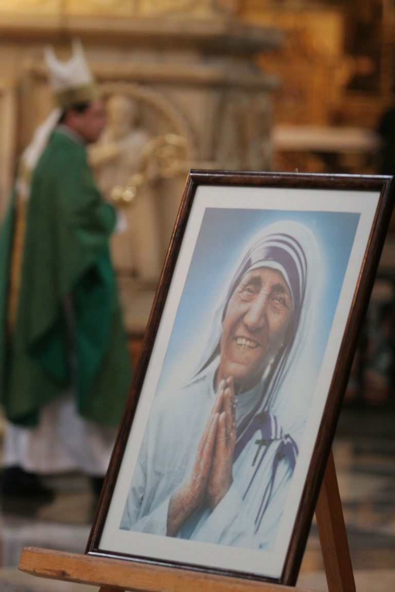 Sospechan de tráfico de bebés en centros de la Madre Teresa de Calcuta