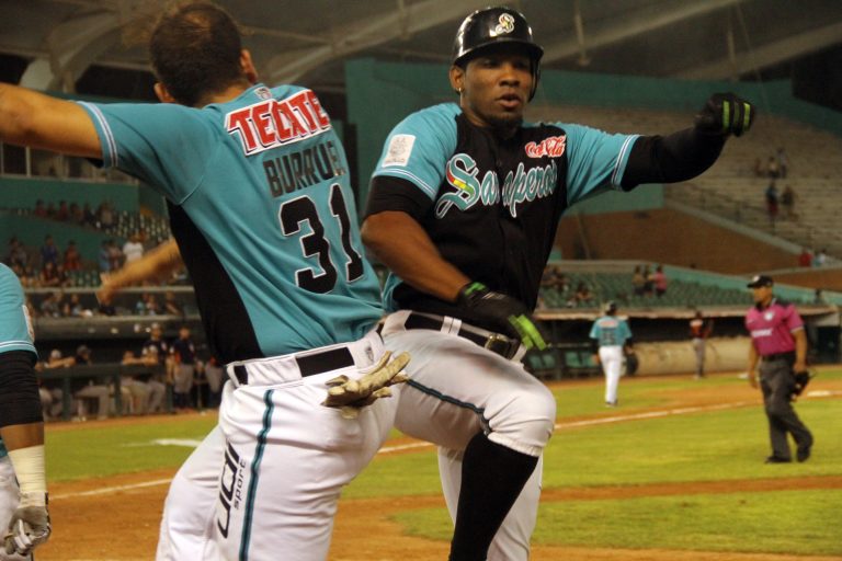 Saraperos vence 8-7 a Tigres de Quintana Roo y asegura la serie