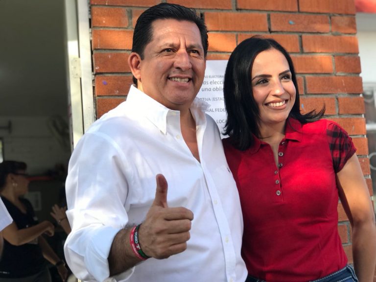 Diputado Samuel Rodríguez acude a votar