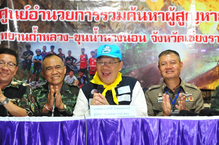 Chicos y entrenador rescatados en Tailandia están mentalmente bien