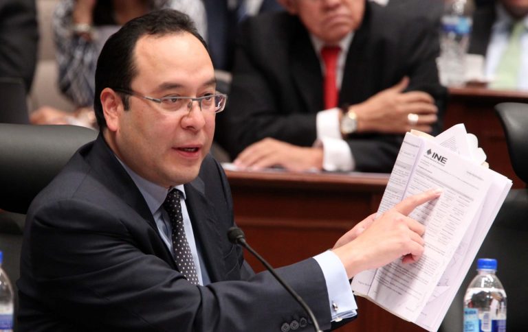 Aprueban multa a MORENA por fideicomiso ilegal para supuestas víctimas del sismo