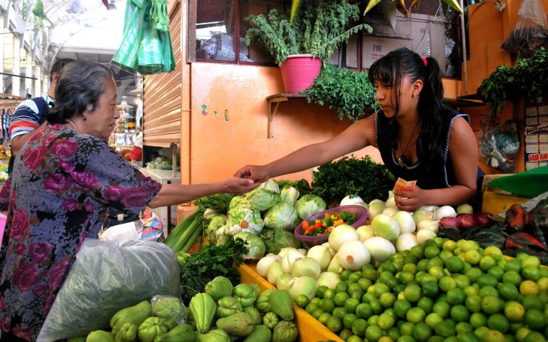 Economía mexicana crece 2.7% en segundo trimestre, según Inegi 