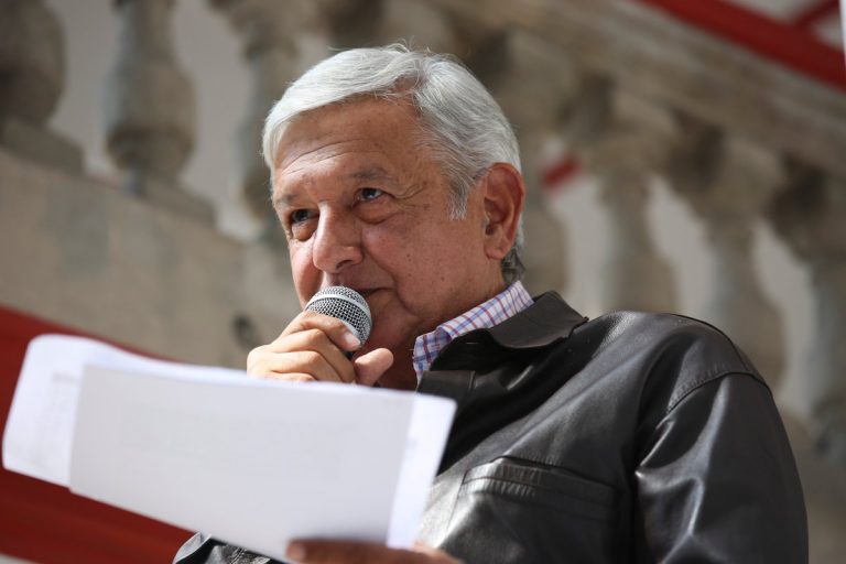 Anuncia López Obrador a José Rafael Ojeda Durán como futuro titular de la Marina