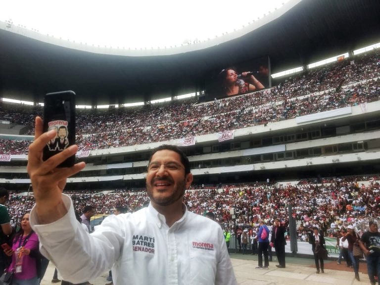 Morena propone que dieta de senadores pase de 300 mil a 90 mil pesos mensuales