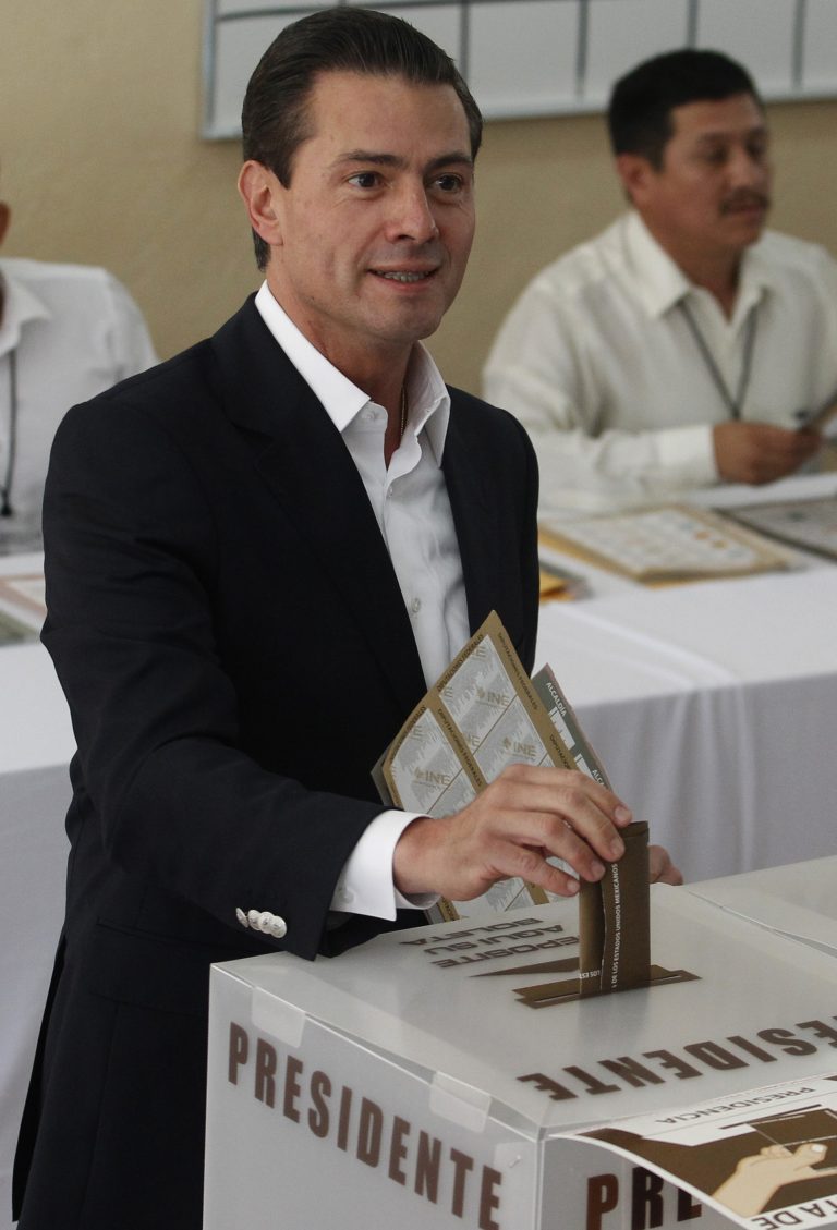 Peña Nieto garantiza respaldo a sucesor tras comicios presidenciales en México