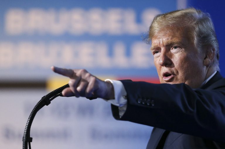 Trump pierde más de 300.000 seguidores por bloqueo de Twitter