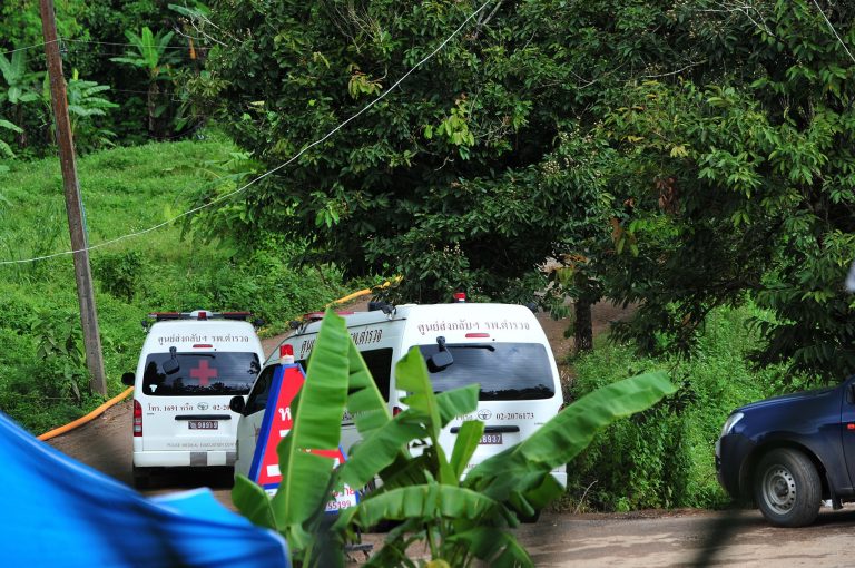 Rescatados otros dos chicos de la cueva de Tailandia