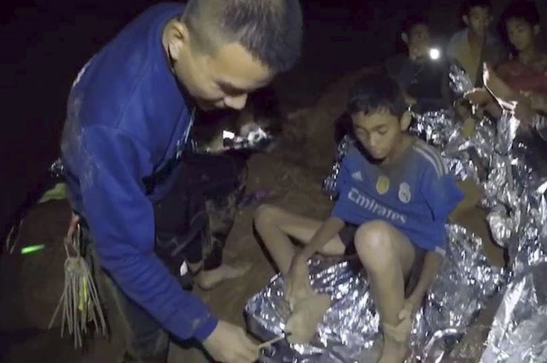 Tailandia quiere convertir cueva de accidente en atracción turística